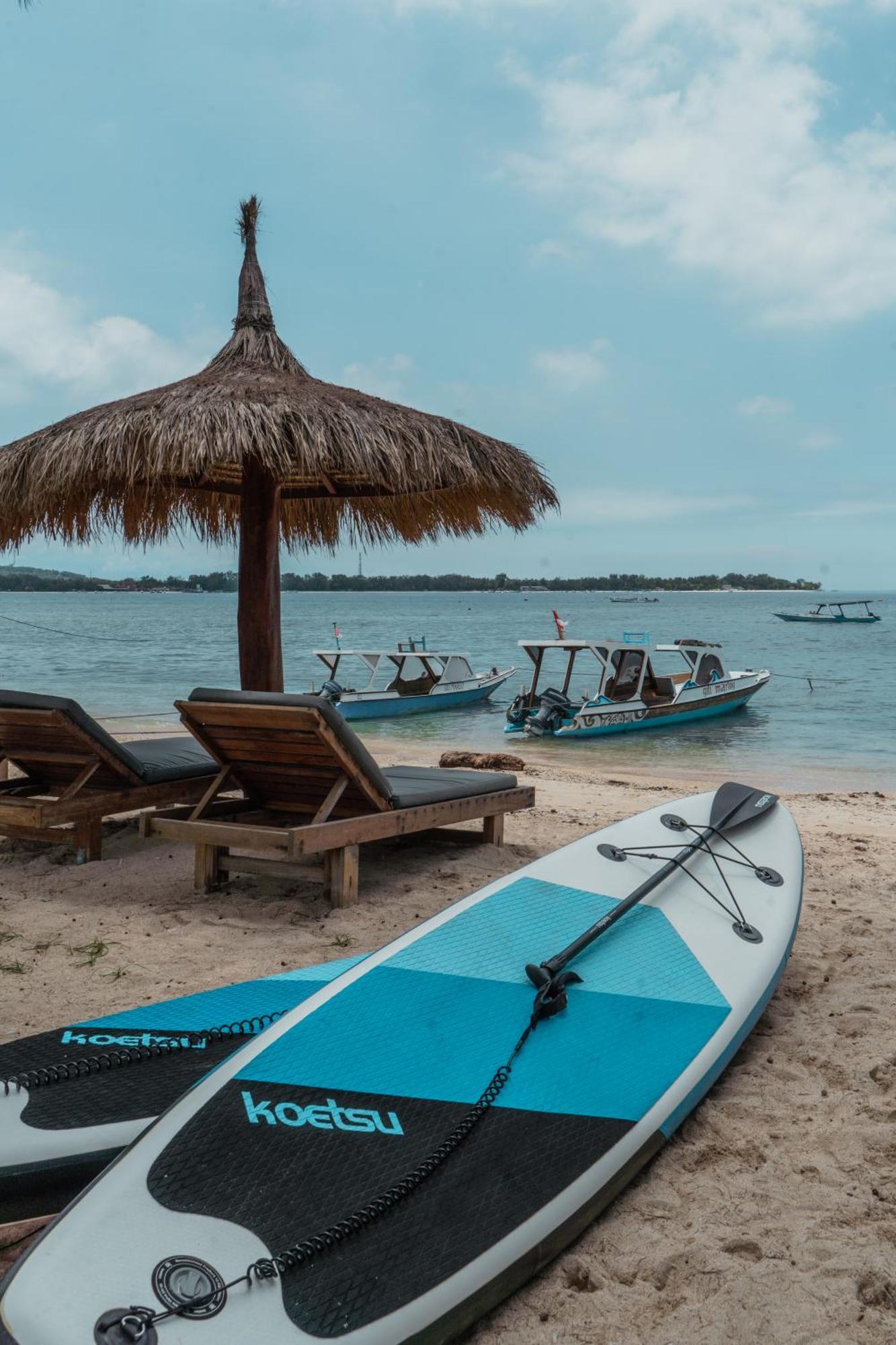 Sunscape Villa - Beachfront And Private Pool Gili Air Extérieur photo